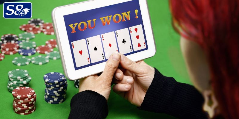 Tương tác cùng dealer chuyên nghiệp trong live casino